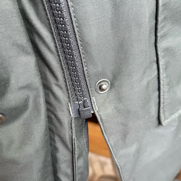 The north face winter jacket - Picture 3 of 9